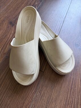 CROCS Cream Slide Sandals